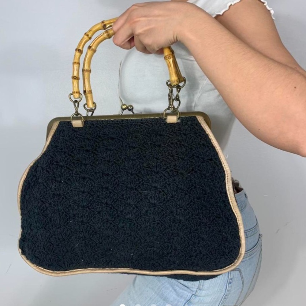 VINTAGE BLACK COTTON CROCHET SOLID STRUCTURE BAMBOO STRAPS HAND BAG
